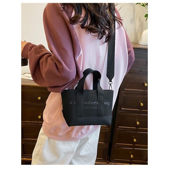 Retro Korean letter-printed tote bag, summer women's single-shoulder bag, large-capacity, high-quality commuting bag Retro Korean letter-printed tote bag, summer women's single-shoulder bag, large-capacity, high-quality commuting bag