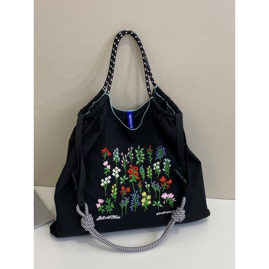 Ball Chain floral embroidery shopping bag, single-room tote bag, large-capacity crossbody bag, versatile commuter woman