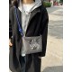 The new summer Japanese-style embroidered mobile phone bag is fashionable and versatile. The small square bag for work and commuting is lightweight and can be carried diagonally on one shoulder
