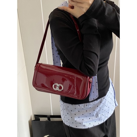 The new fashionable underarm square bag from Europe and America in 2025, with a high-end and elegant style, is a portable single-shoulder crossbody bag for women